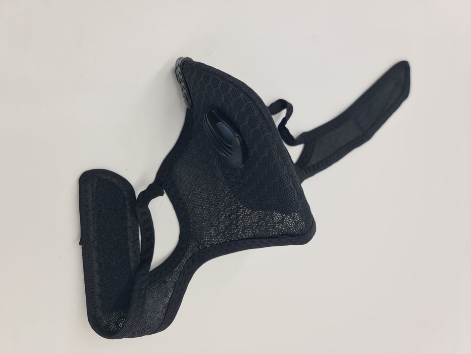 Máscara com carvão activado Podium Black Sports