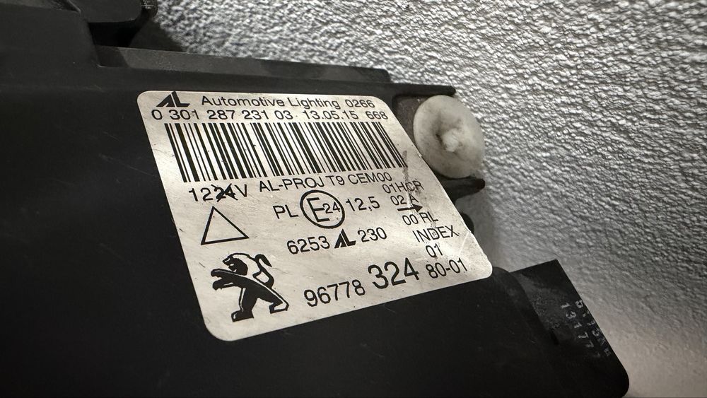 Farol esq peugeot 308 full led t9 2013/2021
