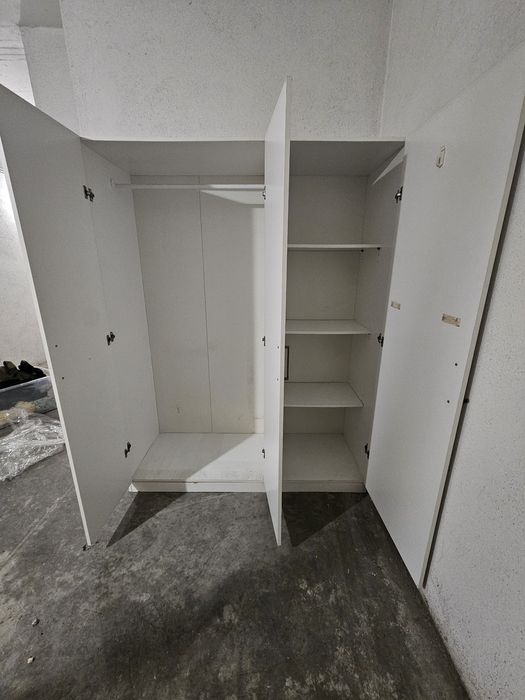 Armário branco de 3 portas