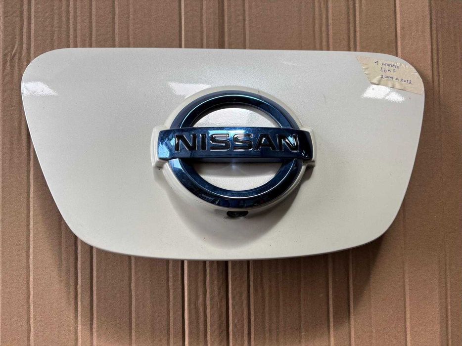 Porta carregamento com camara frontal Nissan Leaf Modelo ZE0