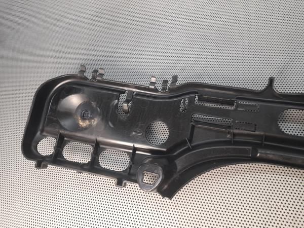 Guia de pára-choques trás direita BMW 5 (E60)