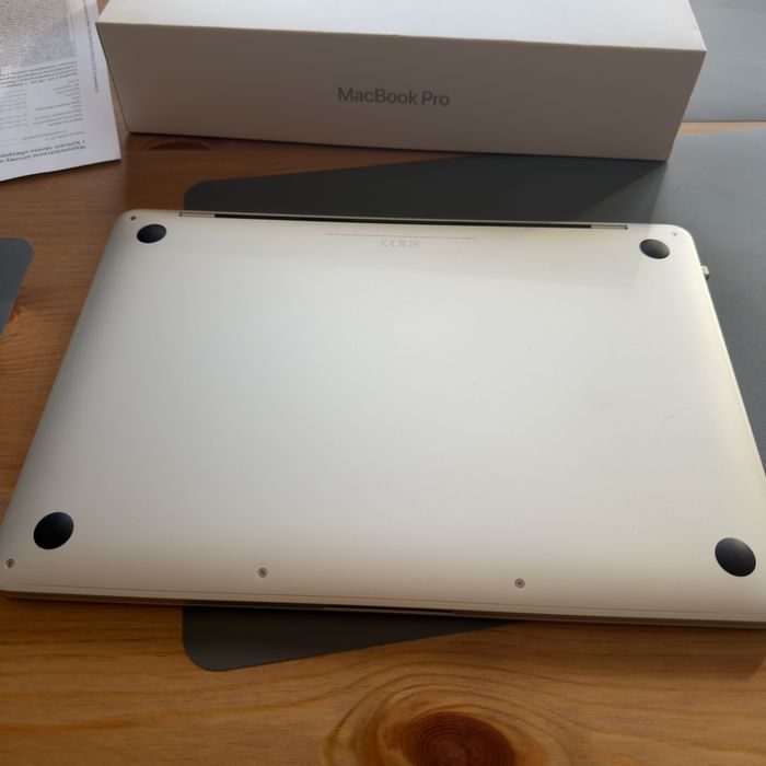 Macbook Pro 13 (2019) Stan idealny Touch Bar (A2159)