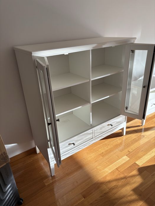 Cristaleira Branca IDANAS da IKEA c/portas de vidro dobráveis, 121x50x135 cm