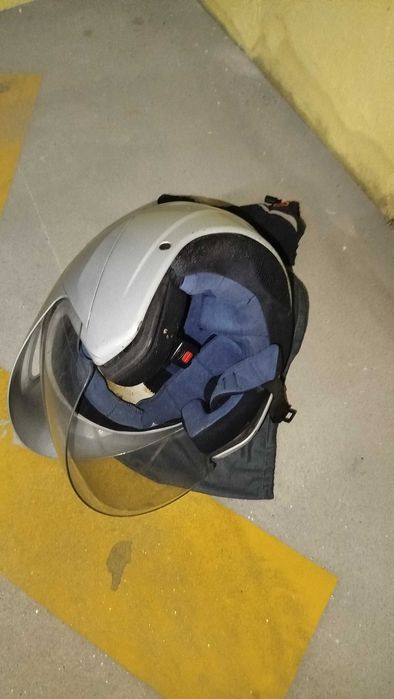 Capacete com saco + luvas usados