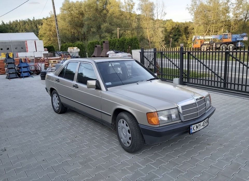 Mercedes-Benz W201 (190) Mercedes 190E KLASYK