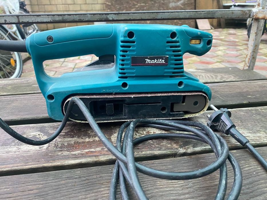 Шлифмашина Makita 9911