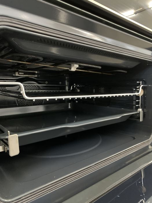 Духова шафа Smeg SF4604PMCNX