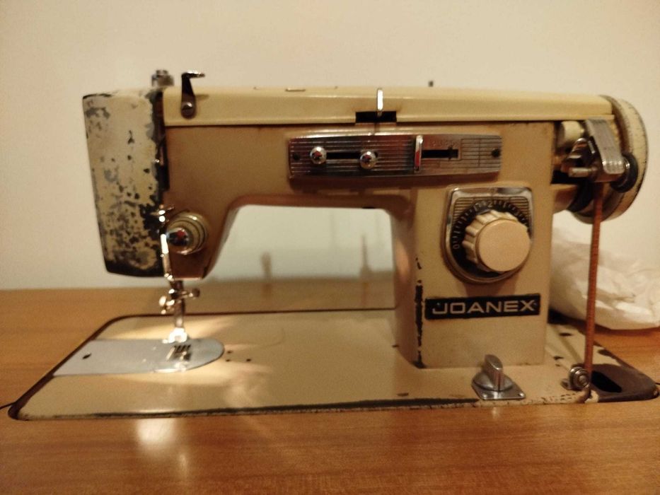 Máquina de Costura "Joanex"