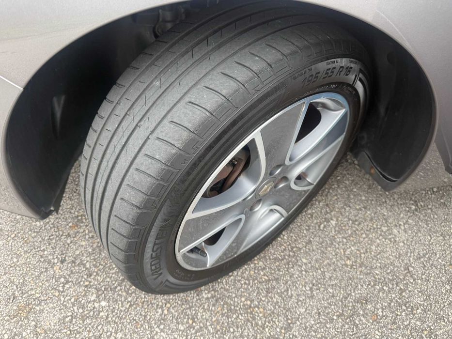 Renault Clio sport tourer 0.9 TCE