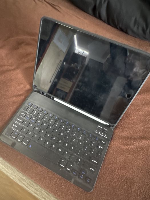 IPAD 9  z akcesoriami