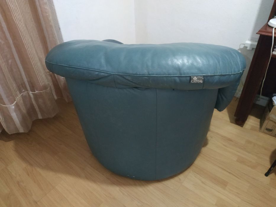 Sofá em pele (verde)  em óptimo estado