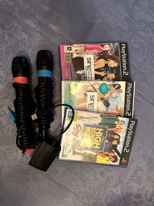 Jogos PlayStation 2 - Singstar+Eye, c/ acessórios, barato!!