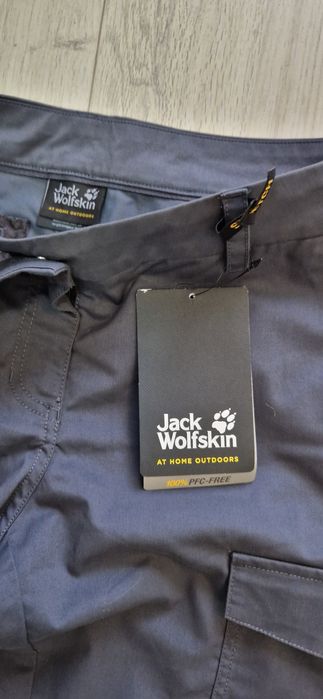 Jack Wolfskin.      L