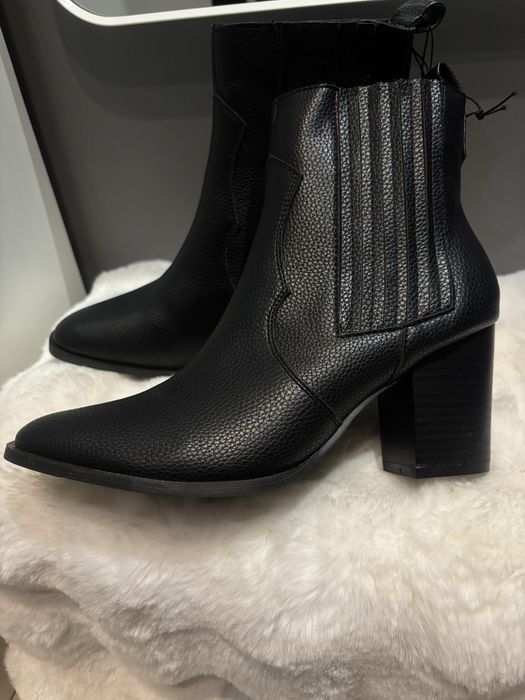 Czarne buty botki na obcasie słupku nowe z metką 38