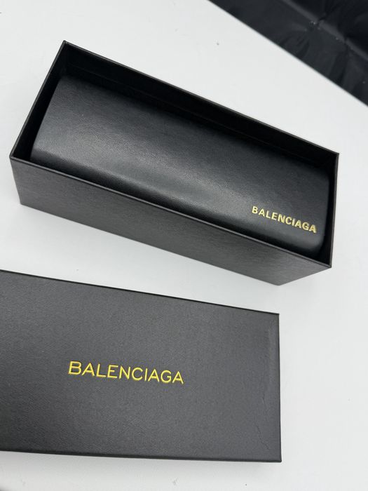 Etui na okulary Belenciaga