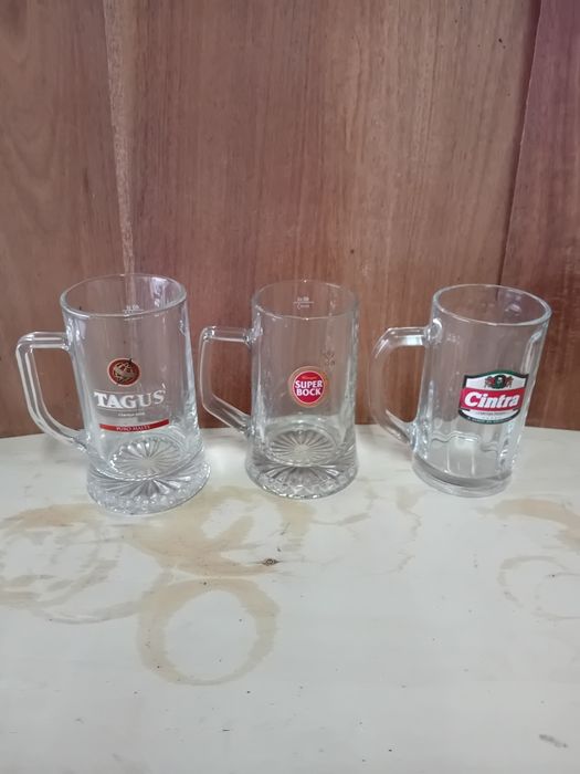 Canecas cerveja, várias marcas.