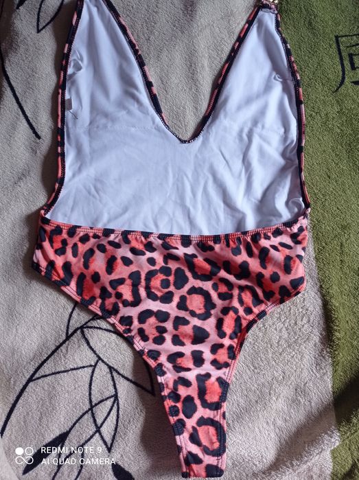 Сплошной совместный купальник