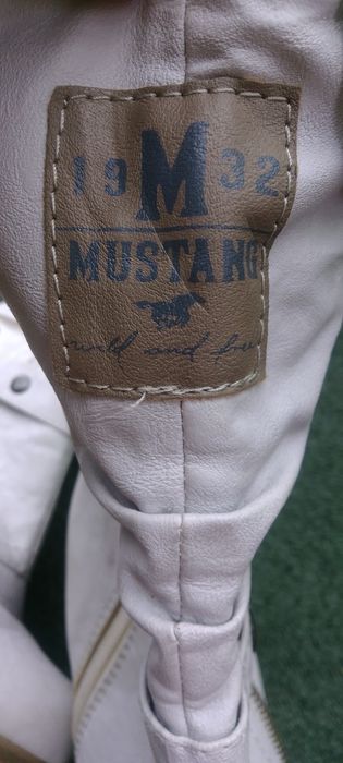 Шкіряні чобітки жіночі