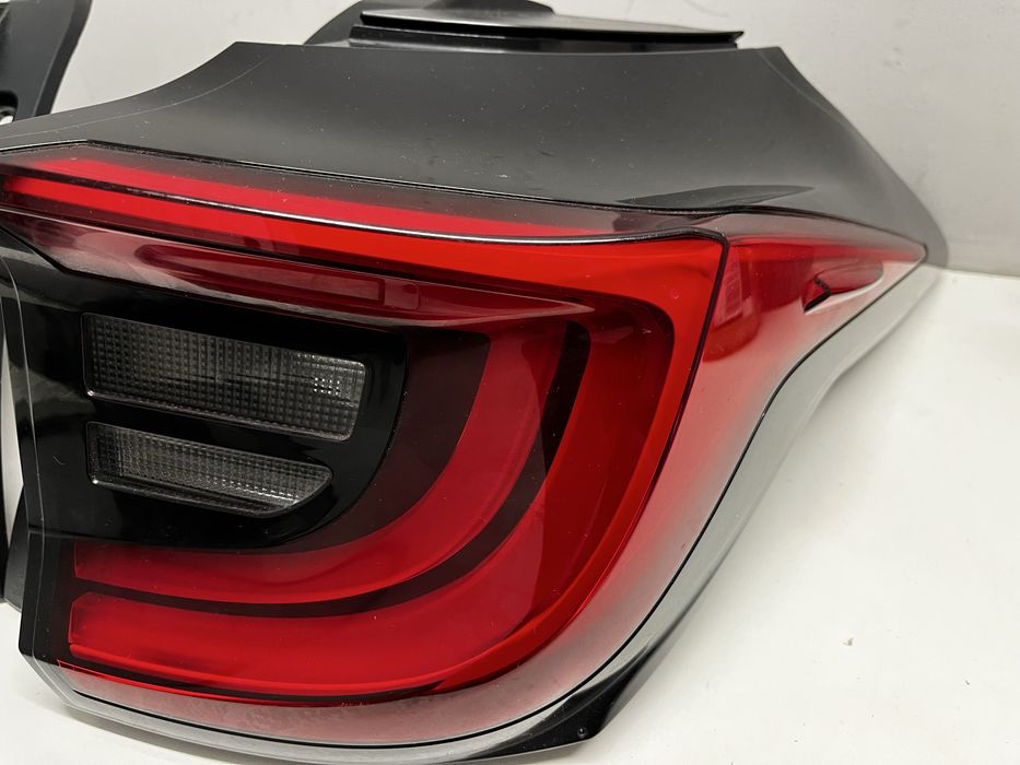 TOYOTA YARIS IV 20- lampa tylnia prawa/lewa led
