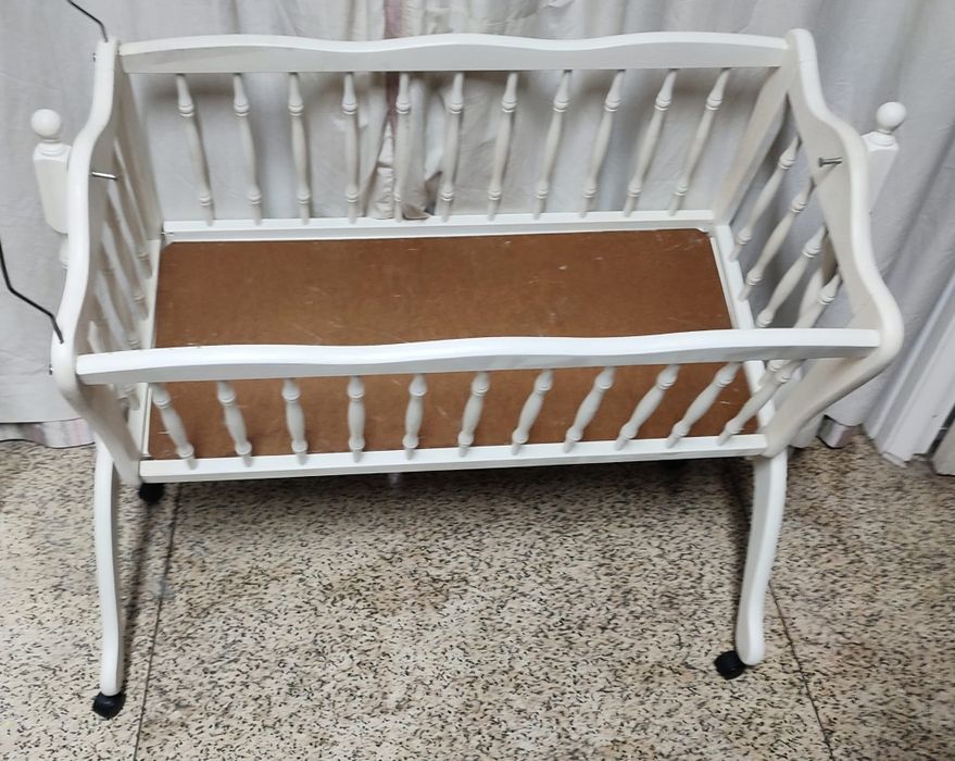 Berço baloiço em madeira