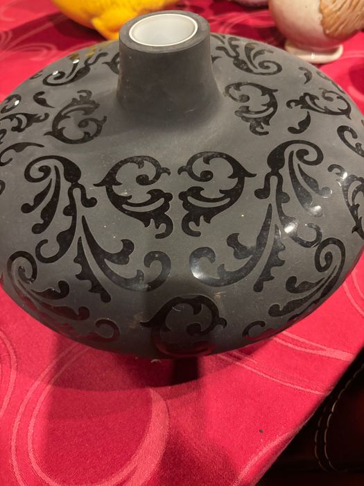 Jarra ou adorno preto pesado muito elegante e muito bom