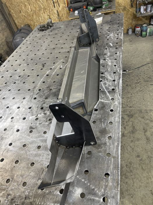 Бампер Toyota Hilux