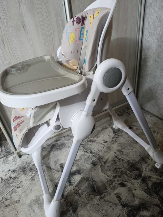 Стільчик для годування