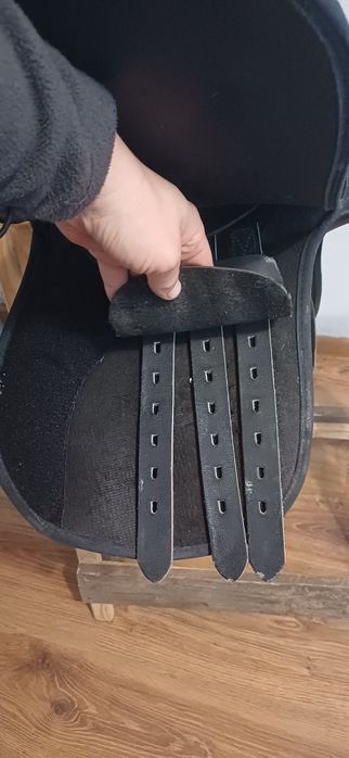 Siodlo wszwchstronne 15,5 cala. Łęki wymienne.