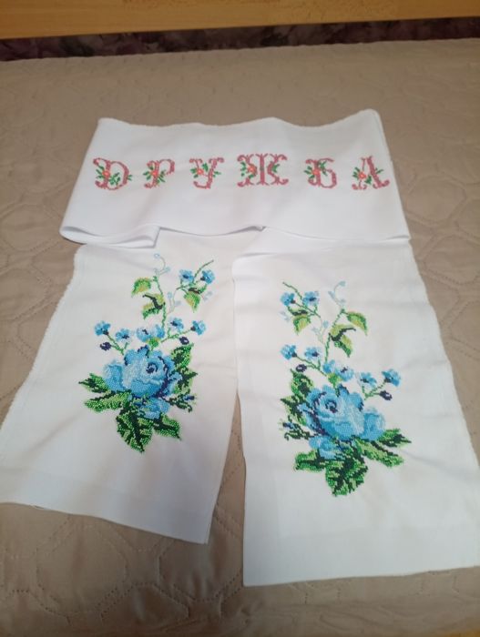 Продам весільні рушники.