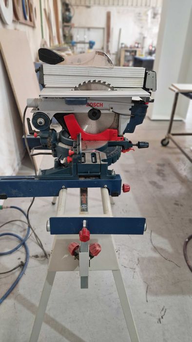 Radial bosch como nova!!Aceito troca por máquina de pintura!!