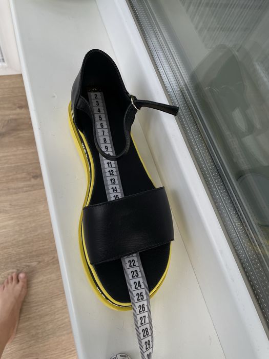 Босоніжки шкіряні