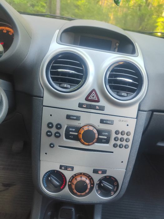 OPEL Corsa D lift 1,2 86 KM 2012 klima TYLKO 107 tys.km