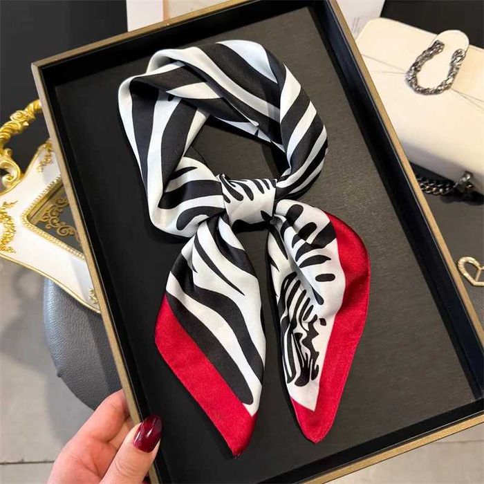 Luksusowa jedwabista apaszka zebra