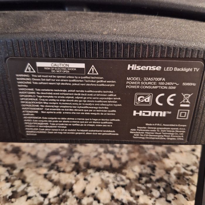 TV Led Hisense 32A5700 con ecran partido,  para pecas