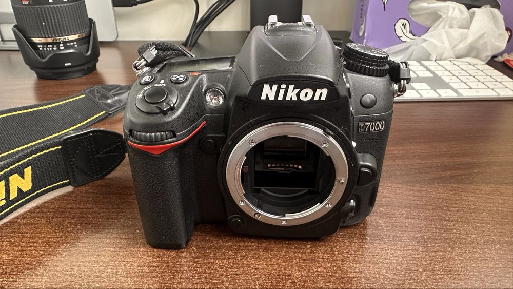 Nikon D7000 body