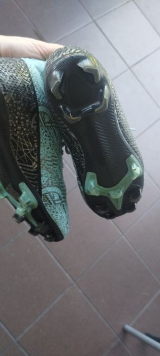 Buty do gry w piłkę 37