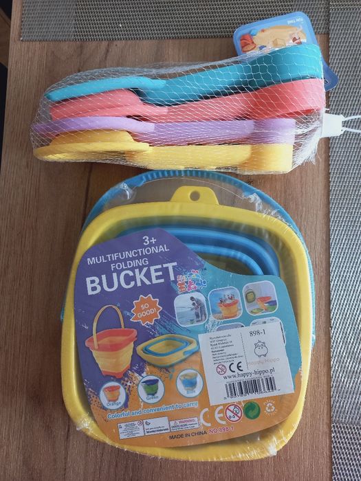 Zestaw do piasku 4 plus 1 wiaderko składane