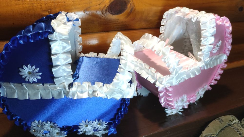 Весільні колиски для збору коштів на хлопчика чи дівчинку