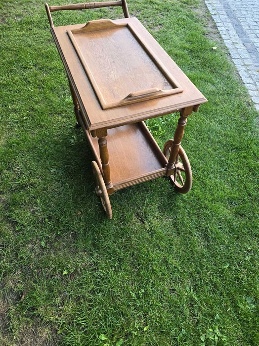Wózek drewniany na kółkach