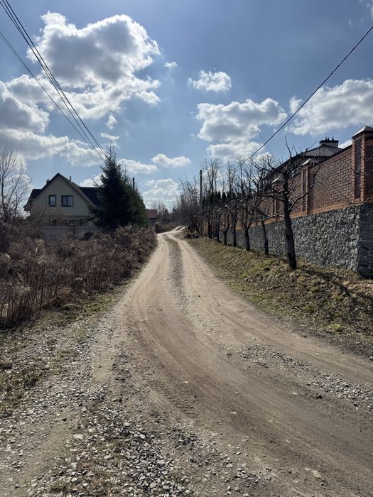 Стоянка. Три ділянки по 10 соток. Можна обʼєднати.
