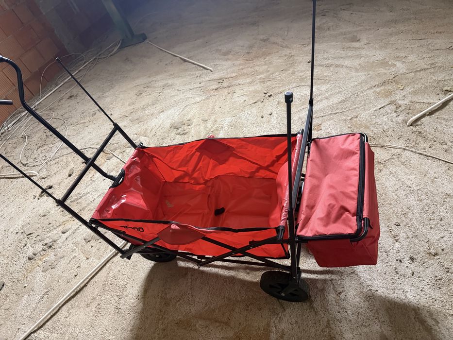 Wozek transportowy z dachem