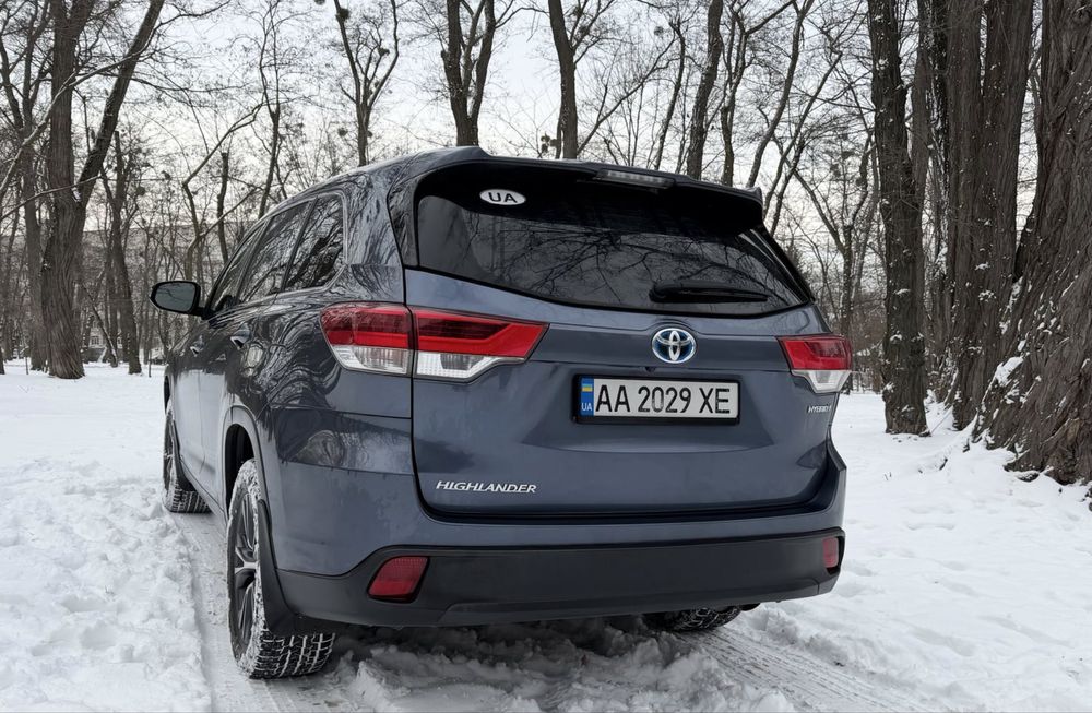 Toyota Highlander Hybrid 2018 року