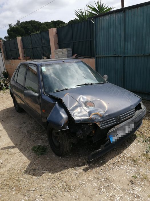 Para peças Peugeot 106 boa mecânica 1.5diesel muitas peças disponíveis