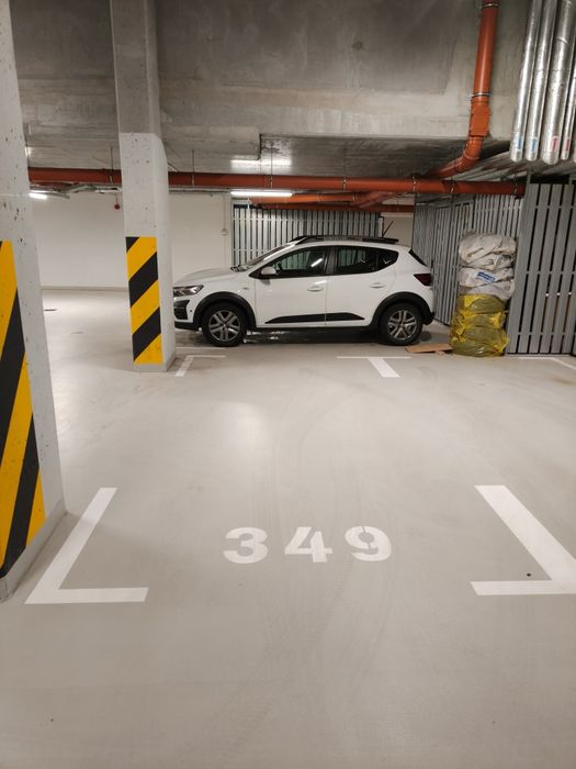 Wynajmę miejsce parkingowe Banacha 43