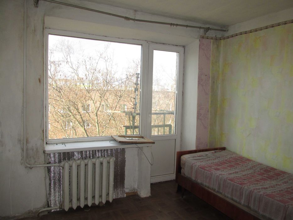 Продам 1 кімнатну квартиру по вул. Садовій 6/9 (р-н Баму)