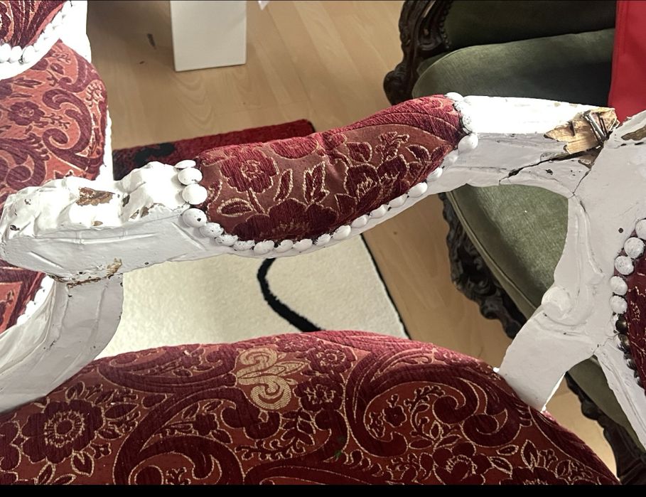 Zestaw mebli drewnianych