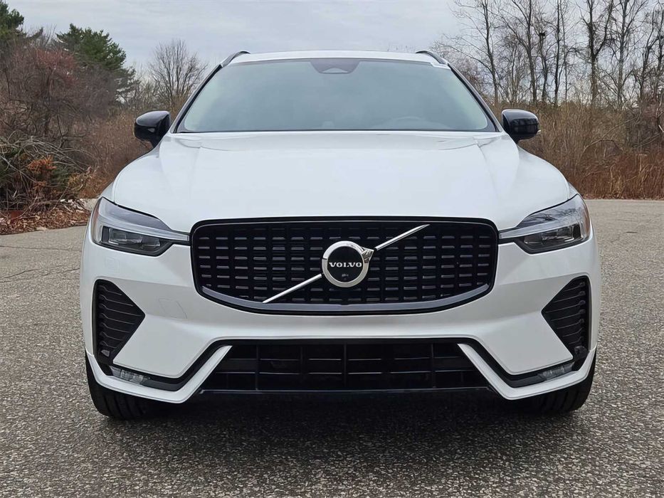 Volvo XC60      2023