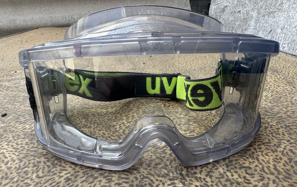 Защитные очки Uvex
