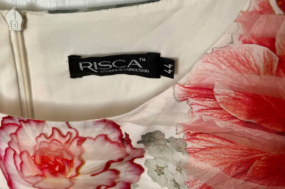 Sukienka wizytowa 44 w kwiaty za kolano