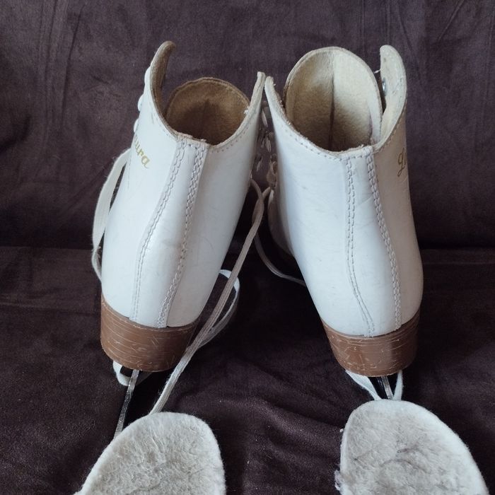Коньки для фигурного катания , детские Laura Botas